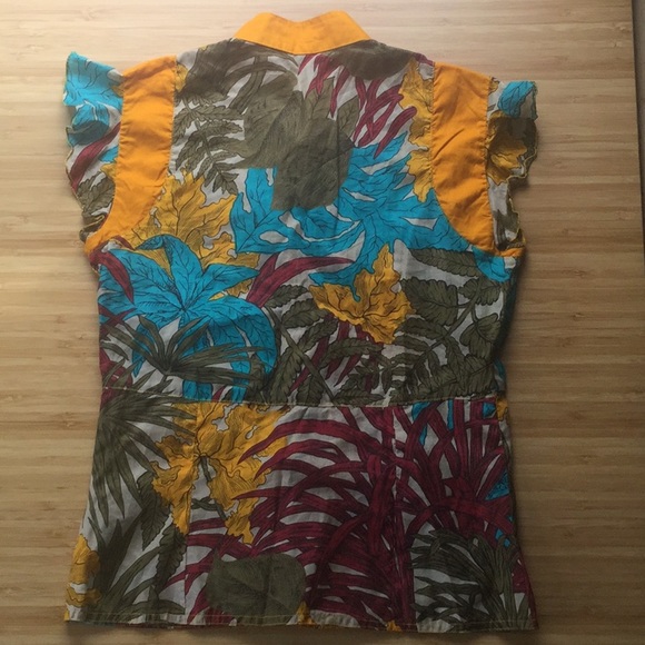 Beautiful floral blouse - Picture 2 of 2